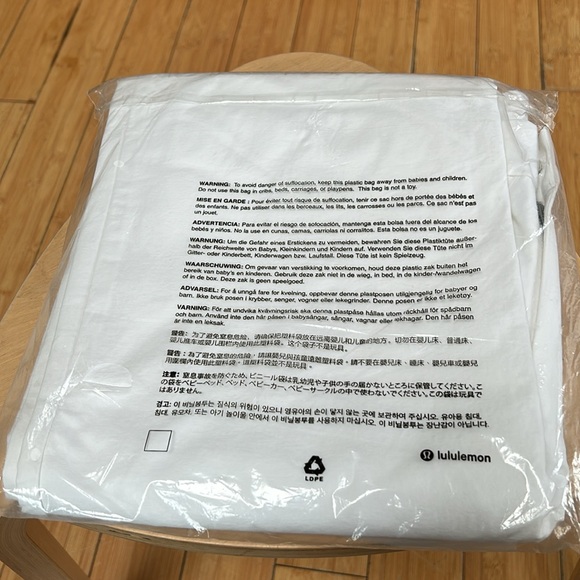 ABC Classic-Fit Trouser 33W x 34L (NWT) - Picture 3 of 5